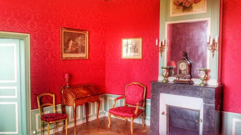 Chateau De Chantore Bacilly Room photo