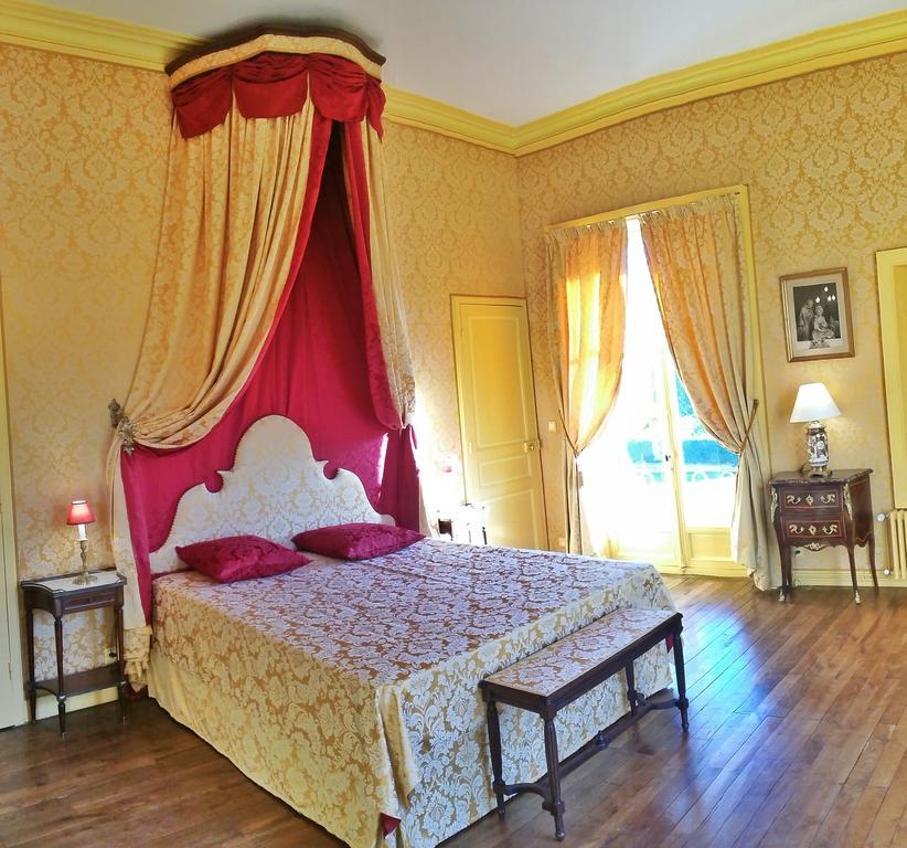 Chateau De Chantore Bacilly Room photo